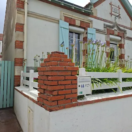 Holiday home Maison Proche Ker Hortensia